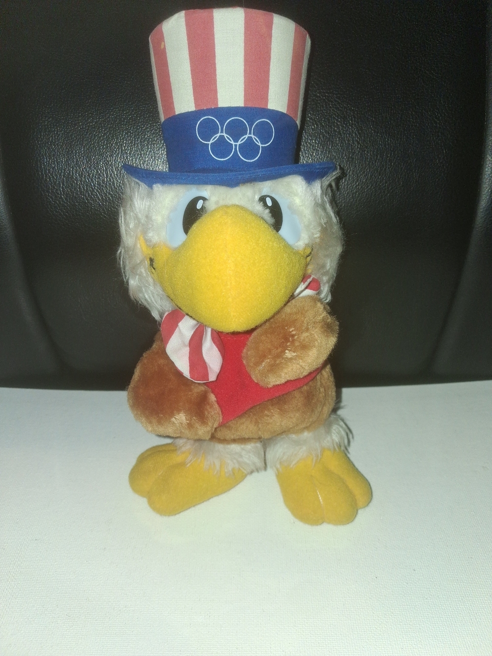 Patriotic Eagle Plush Toy for Birds & Pets - Red, White & Blue
